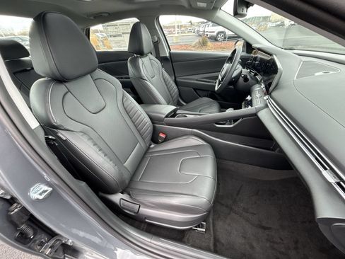 Used 2026 Hyundai Elantra Limited FWD image 28