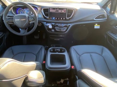 New 2026 Chrysler Pacifica Select w/ S Appearance Package FWD image 36