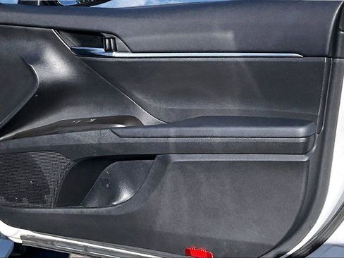 Used 2022 Toyota Camry LE image 22