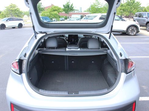Used 2022 Hyundai Ioniq Limited FWD image 8