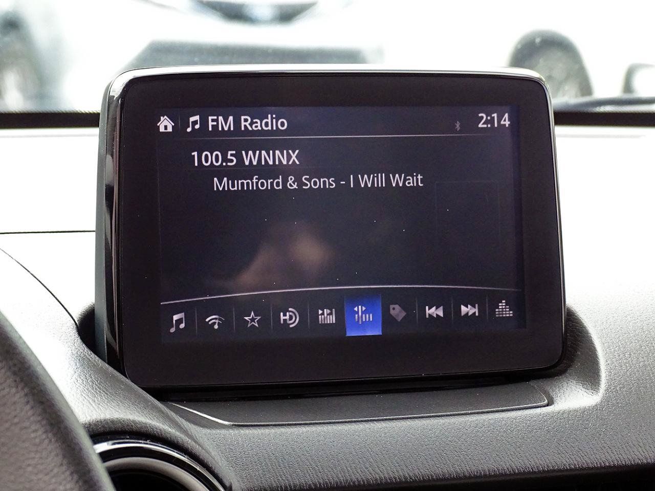 Used 2019 Toyota Yaris LE FWD image 19