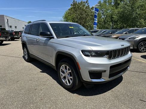Used 2021 Jeep Grand Cherokee L Limited AWD/4WD image 11