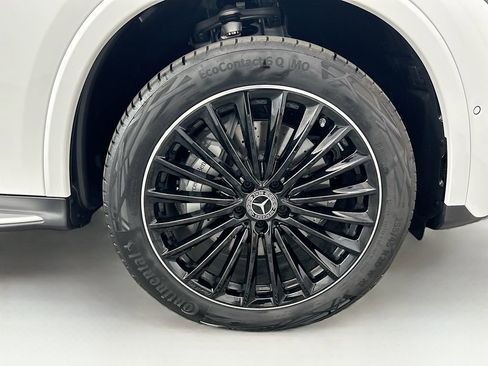 Certified 2025 Mercedes-Benz GLC 300 image 31