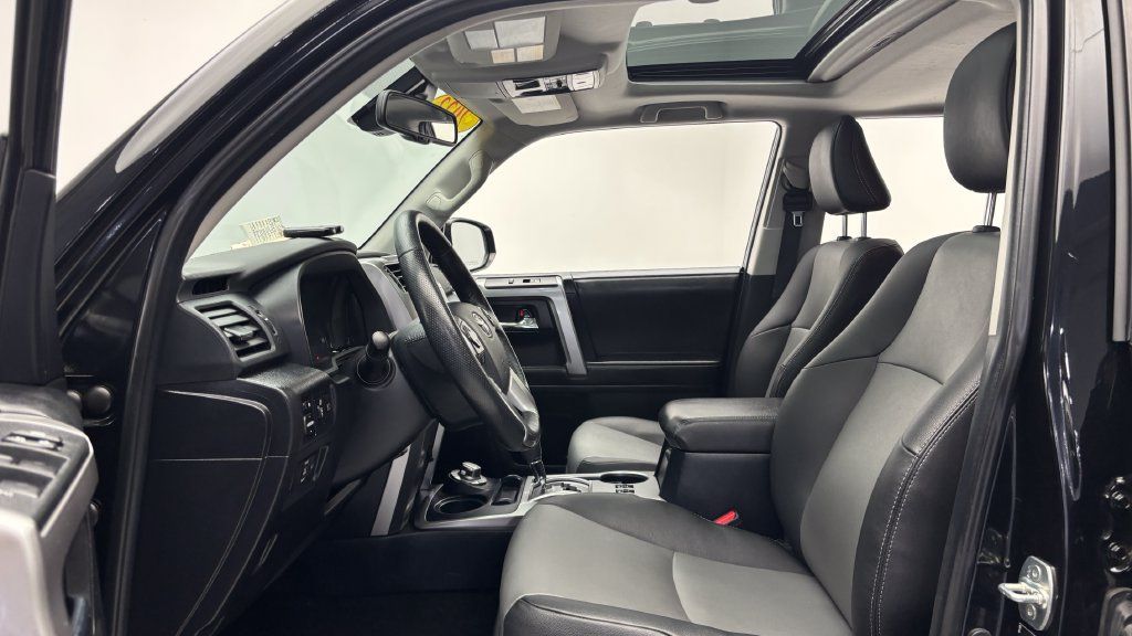 Used 2023 Toyota 4Runner SR5 Premium w/ Moonroof Package AWD/4WD image 10