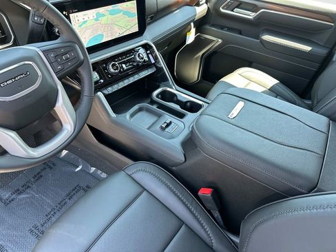 New 2025 GMC Sierra 2500 Denali w/ Denali Reserve Package image 28