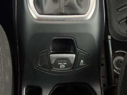 Used 2018 Jeep Renegade Altitude image 20