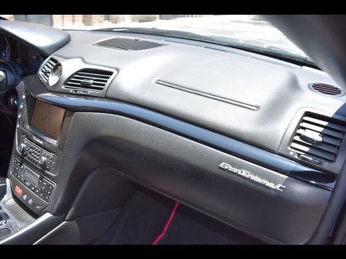 Used 2015 Maserati GranTurismo Convertible image 39