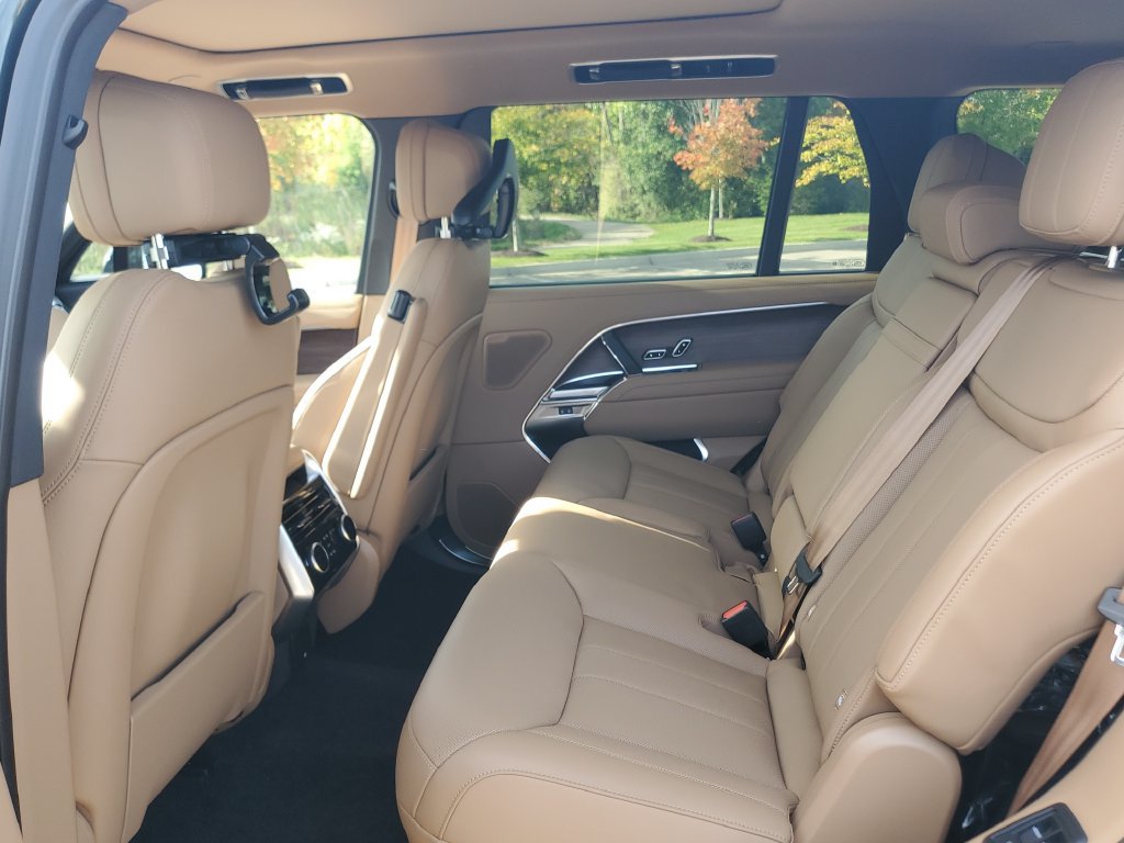 New 2027 Land Rover Range Rover Long Wheelbase SE AWD/4WD image 24