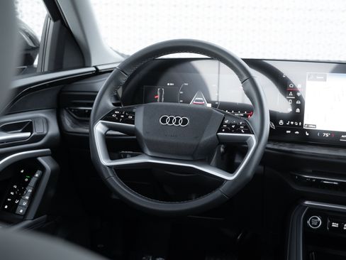 Certified 2025 Audi Q5 Premium w/ Convenience Package AWD/4WD image 9