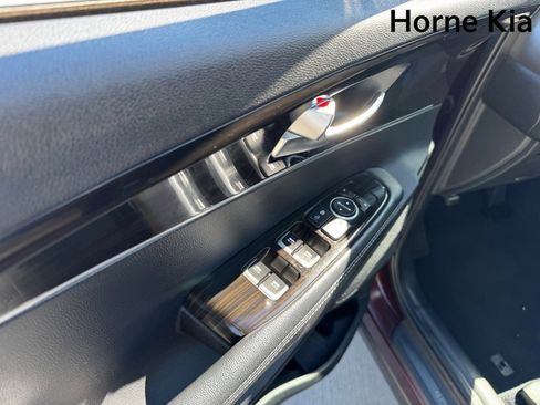 Used 2020 Kia Sorento S image 11