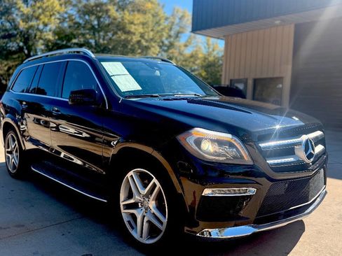 Used 2014 Mercedes-Benz GL 550 4MATIC image 6