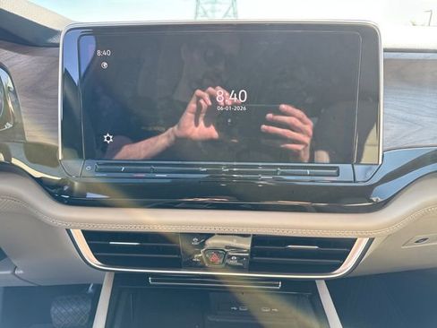 Used 2024 Volkswagen Atlas SE w/ Black Wheel Package AWD/4WD image 29