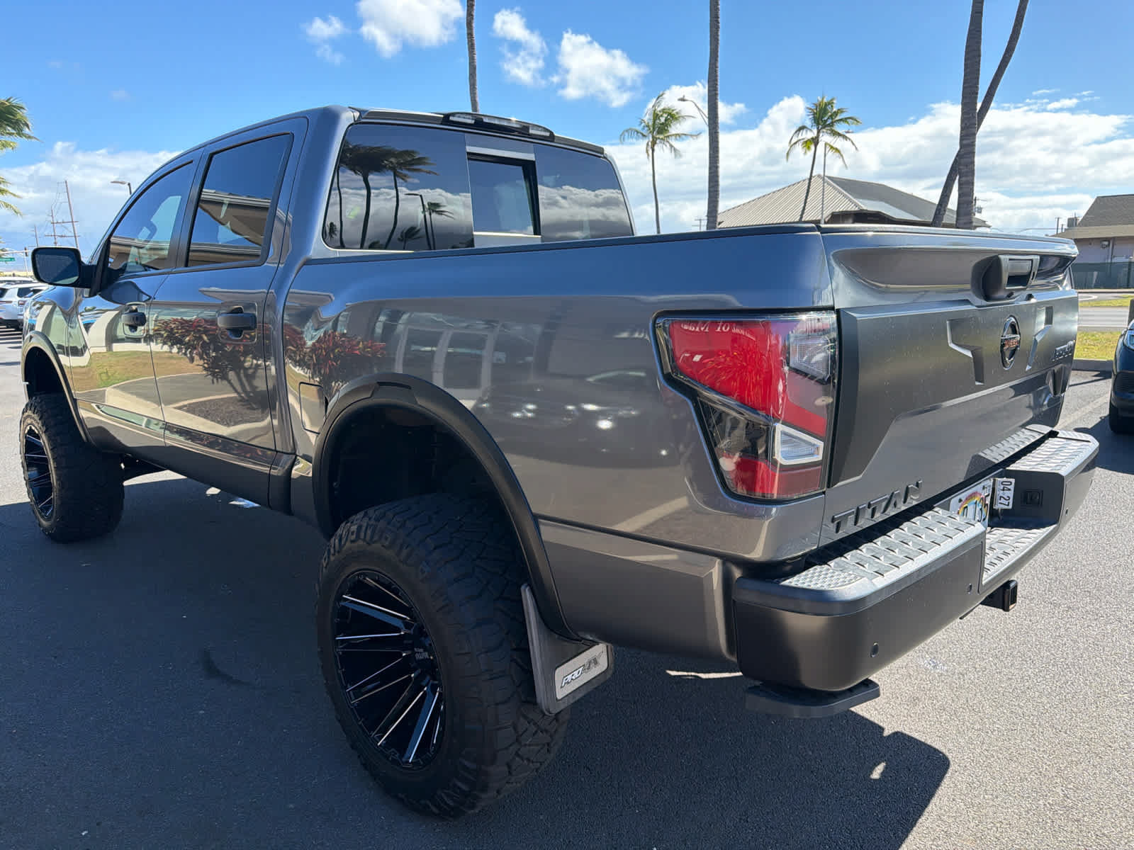 Used 2021 Nissan Titan PRO-4X w/ Pro-4x Utility Package AWD/4WD image 5