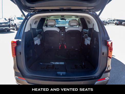 Used 2025 Kia Carnival SX Prestige image 8