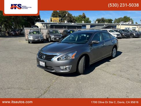 Used 2015 Nissan Altima 2.5 SV w/ Convenience Package image 4