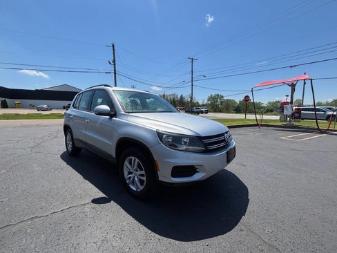 Used 2015 Volkswagen Tiguan S FWD image 5