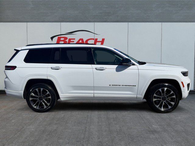 Used 2021 Jeep Grand Cherokee L Overland w/ Advanced Protech Group III AWD/4WD image 9