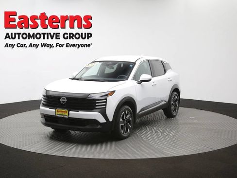 Used 2025 Nissan Kicks SV AWD/4WD image 55