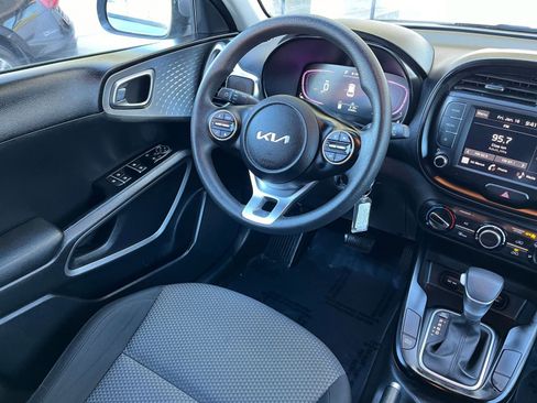 Used 2025 Kia Soul LX w/ LX Technology Package image 30