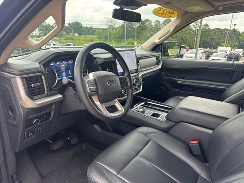Used 2023 Ford Expedition XLT RWD image 10