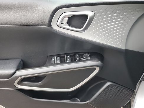 Used 2021 Kia Soul LX FWD image 14