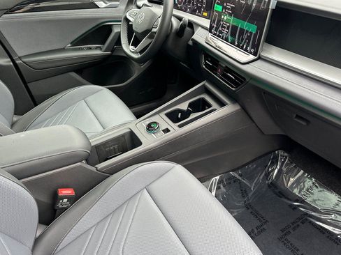New 2026 Volkswagen Tiguan SE AWD/4WD image 15
