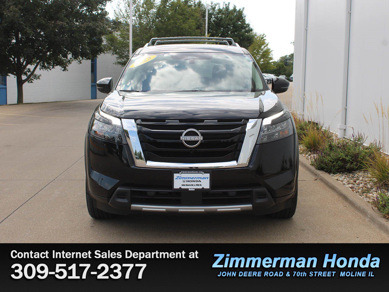 Used 2025 Nissan Pathfinder Platinum AWD/4WD image 4