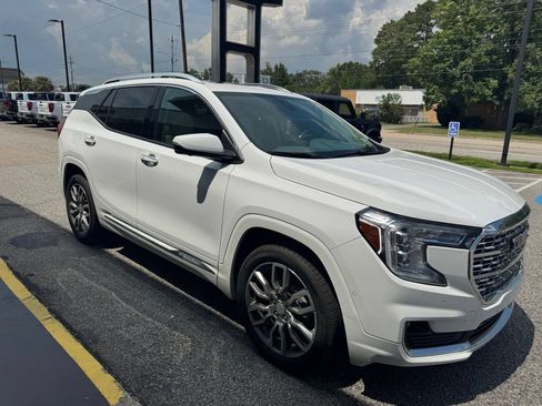 Certified 2023 GMC Terrain Denali w/ Denali Premium Package AWD/4WD image 7