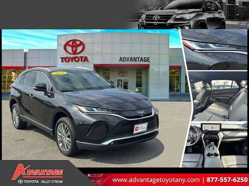 Certified 2023 Toyota Venza XLE AWD/4WD image 1