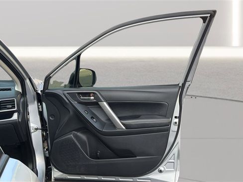 Used 2018 Subaru Forester 2.5i Premium w/ Popular Package #3B AWD/4WD image 16