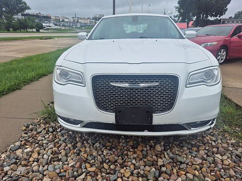 Used 2015 Chrysler 300 Limited w/ Driver Convenience Group AWD/4WD image 9