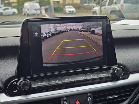 Used 2024 Kia Forte LXS image 19