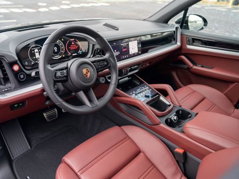 New 2026 Porsche Cayenne S AWD/4WD image 4