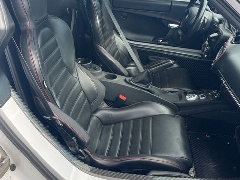 Used 2018 Alfa Romeo 4C Spider RWD image 9