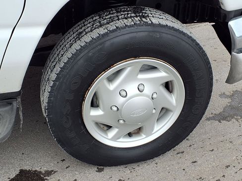 Used 2004 Ford E-350 and Econoline 350 XLT image 16