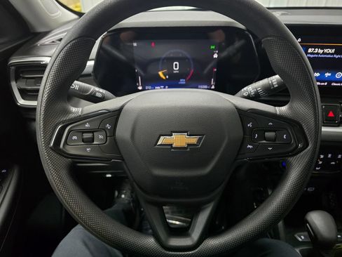 Used 2025 Chevrolet TrailBlazer LT w/ Driver Confidence Package AWD/4WD image 25