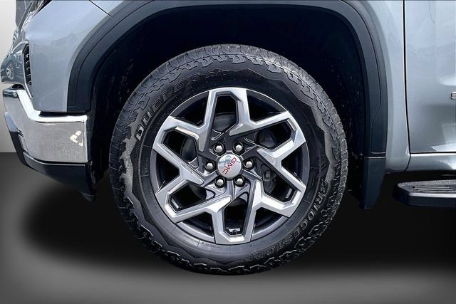Used 2023 GMC Sierra 1500 SLT w/ SLT Premium Package AWD/4WD image 8
