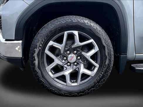 Used 2023 GMC Sierra 1500 SLT w/ SLT Premium Package AWD/4WD image 8
