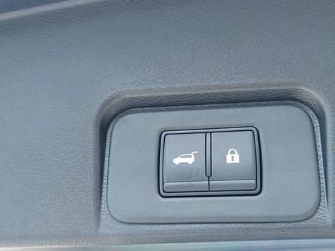 Used 2026 Nissan Rogue SV FWD image 12