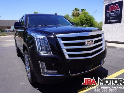 Used 2018 Cadillac Escalade Premium Luxury AWD/4WD image 62