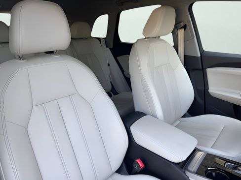 Used 2025 Audi Q5 Premium AWD/4WD image 27