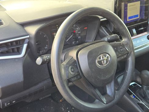 Used 2025 Toyota Corolla LE FWD image 10