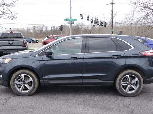 Used 2024 Ford Edge SEL w/ Convenience Package image 4