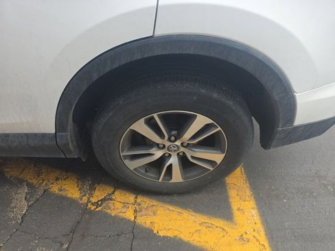 Used 2016 Toyota RAV4 XLE image 12