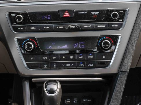 Used 2017 Hyundai Sonata Limited FWD image 15