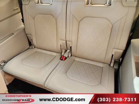 Used 2025 Volkswagen Atlas SEL Premium R-Line AWD/4WD image 21