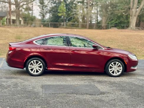 Used 2015 Chrysler 200 Limited w/ Convenience Group image 3