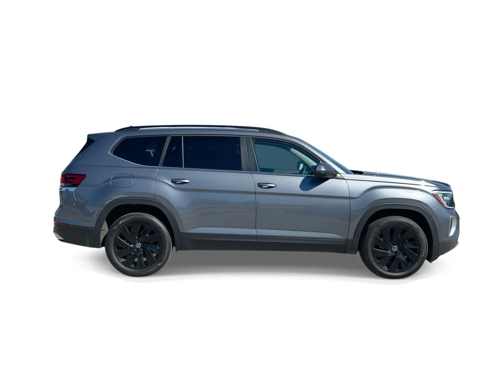 Used 2024 Volkswagen Atlas SE w/ Black Wheel Package FWD image 9