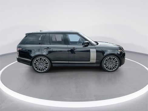 Used 2022 Land Rover Range Rover Westminster Edition image 9