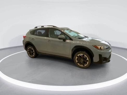 Used 2021 Subaru Crosstrek 2.0i Premium w/ Moonroof Package image 2